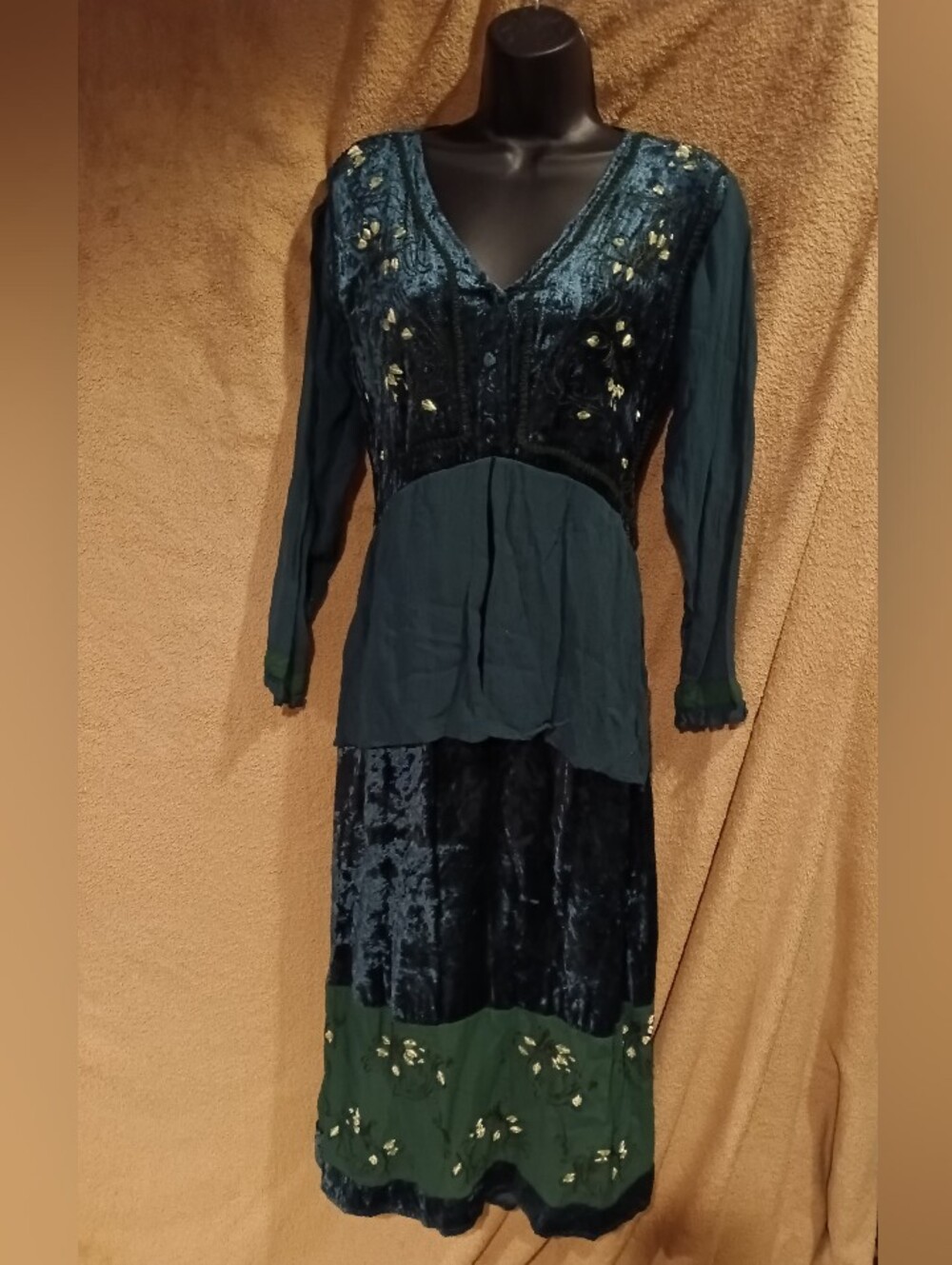 Nataya Vintage Renaissance Style Green Velvet & Embroidered Peasant Dress Sz M